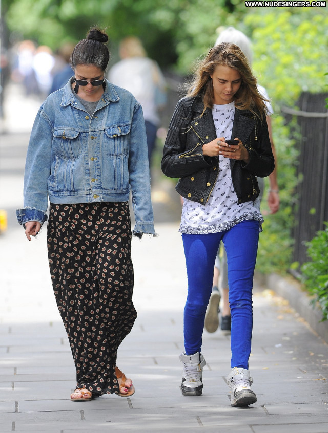 Cara Delevingne No Source Paparazzi Posing Hot London Celebrity Babe