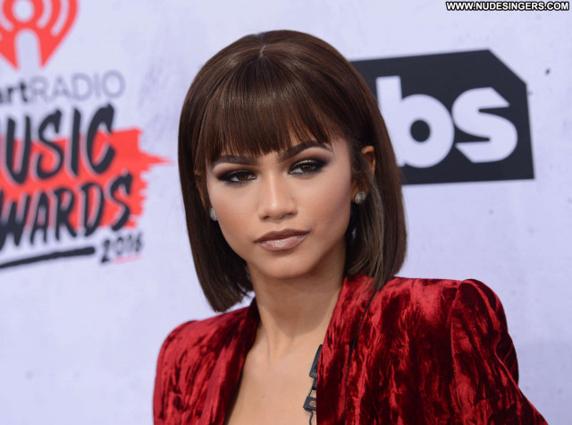 Zendaya Los Angeles Awards Paparazzi Los Angeles Angel Posing Hot