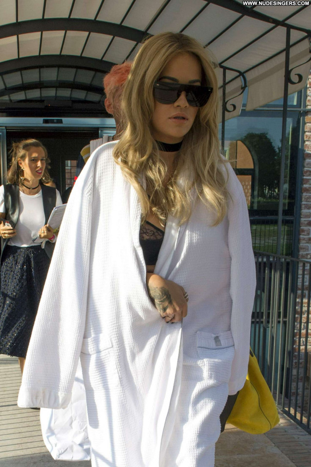 Rita Ora No Source Posing Hot Hotel Paparazzi Hot Babe Celebrity