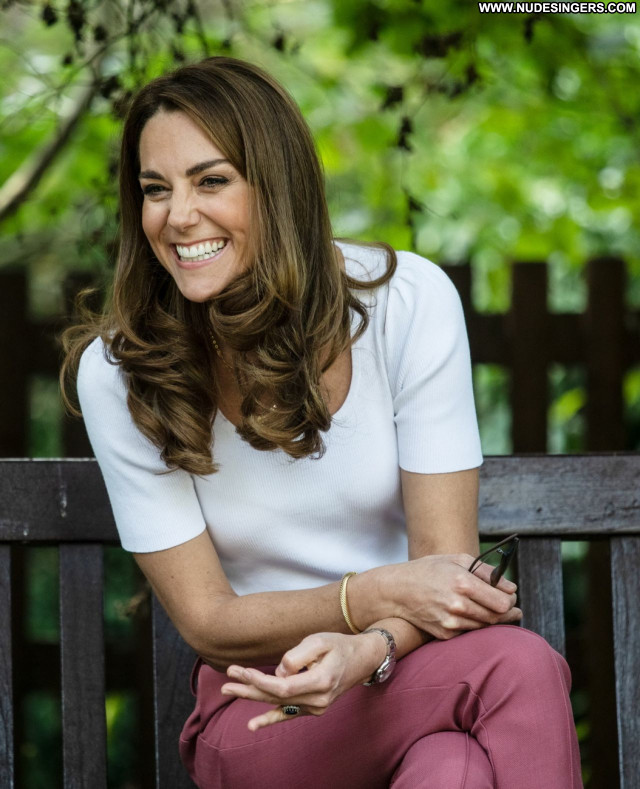 Kate Middleton No Source Sexy Posing Hot Babe Beautiful Celebrity
