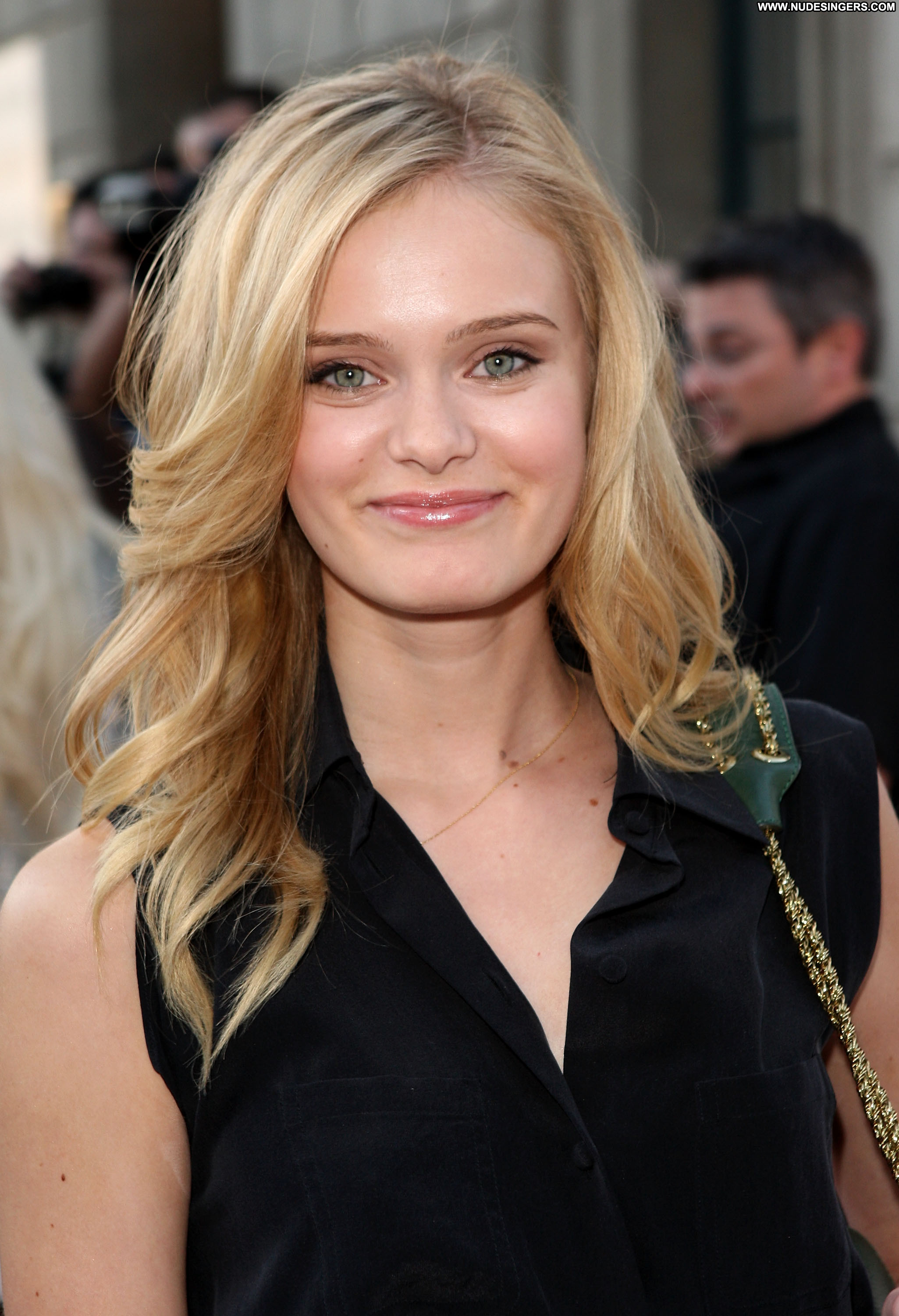 Sarah paxton hot