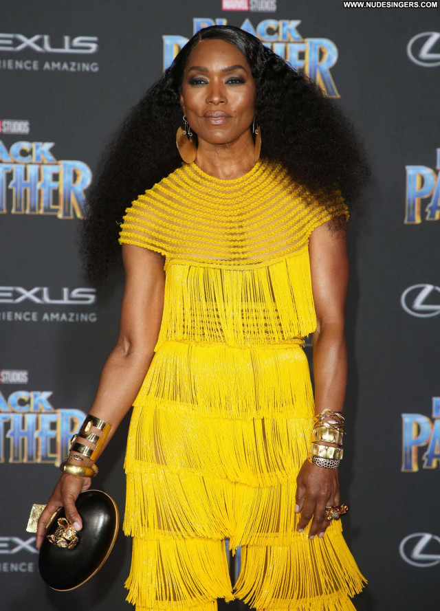 Angela Bassett No Source Posing Hot Babe Beautiful Celebrity Paparazzi