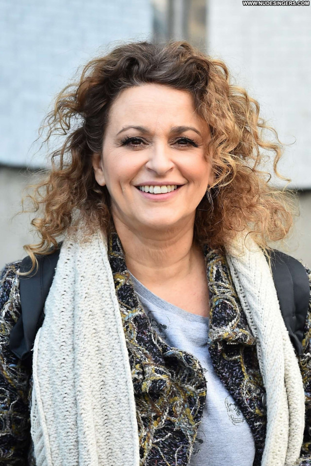 Nadia Sawalha No Source Babe Posing Hot Celebrity Beautiful Paparazzi