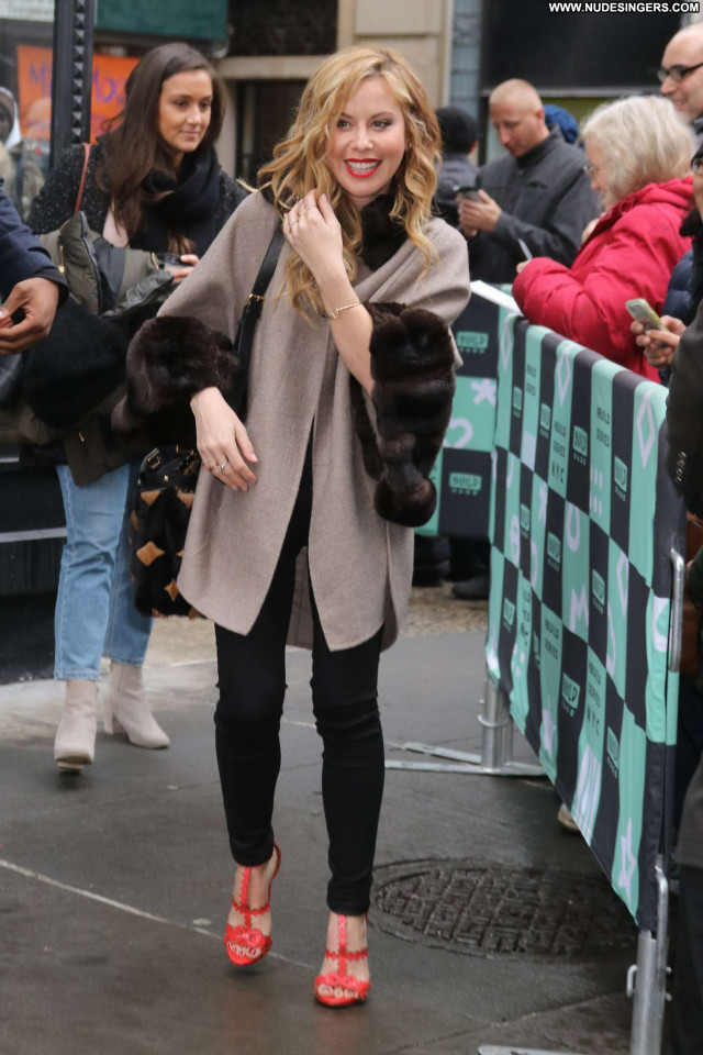 Tara Lipinski New York Posing Hot Beautiful Paparazzi Celebrity Babe