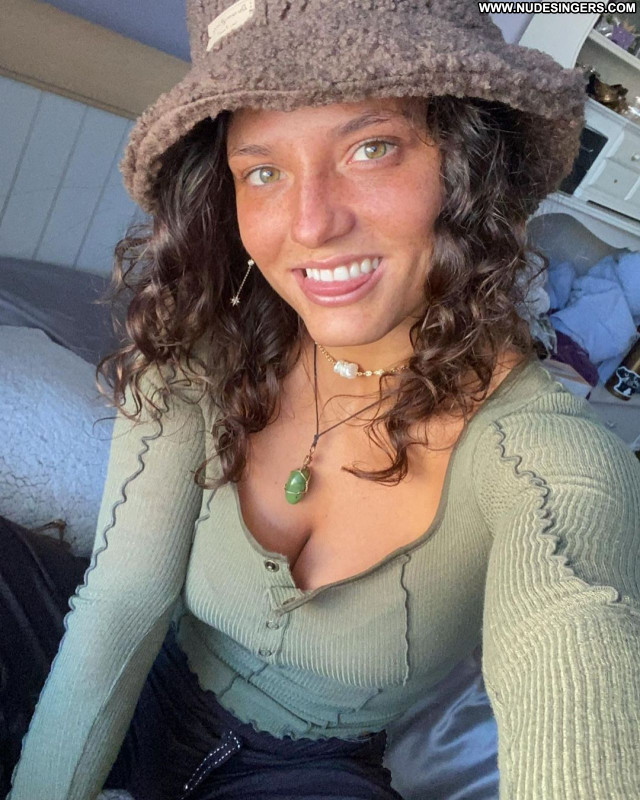 Jade Chynoweth No Source Babe Beautiful Sexy Posing Hot Celebrity